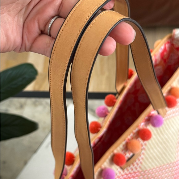 Vera Bradley Beach Tote Woven Coral with Pom Poms Excellent Like New Condition - Picture 5 of 9